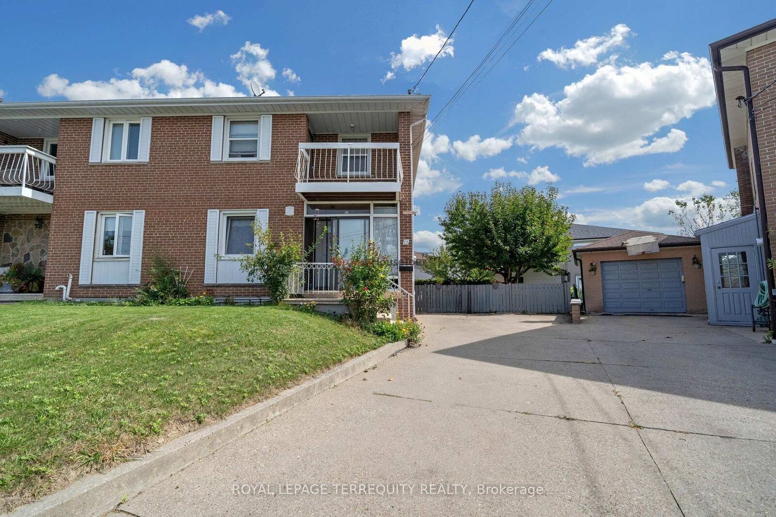 Property Photo:  11 Dixiana Court  ON M3L 1X3 