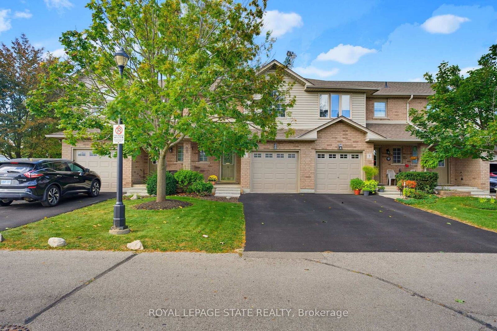 Property Photo:  40 Braemar Avenue 2  ON N3W 2N1 