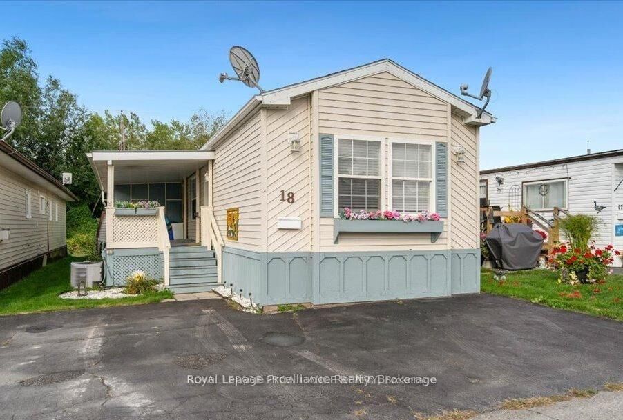 Photo de la propriété:  311 Dundas Street E 18  ON K8V 1M1 