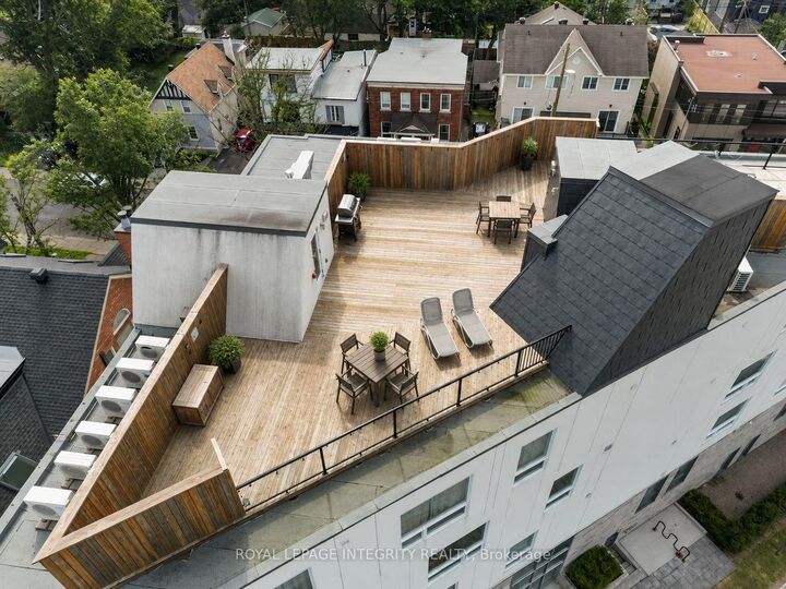 Property Photo:  150 Greenfield Avenue 204  ON K1S 0X8 