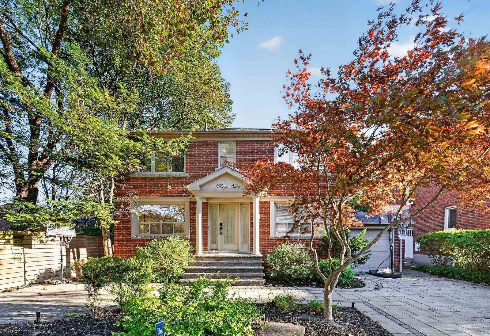 Property Photo: 39 Romney Road ON M3H 1H4