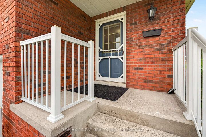 Photo de la propriété:  975 Ringstead Street  ON K7M 8V2 