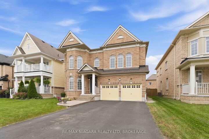 Property Photo: 15 Fox Grape Road ON L2V 5G5