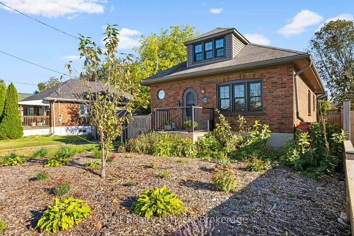 Property Photo:  545 Braidwood Avenue  ON K9J 1V9 