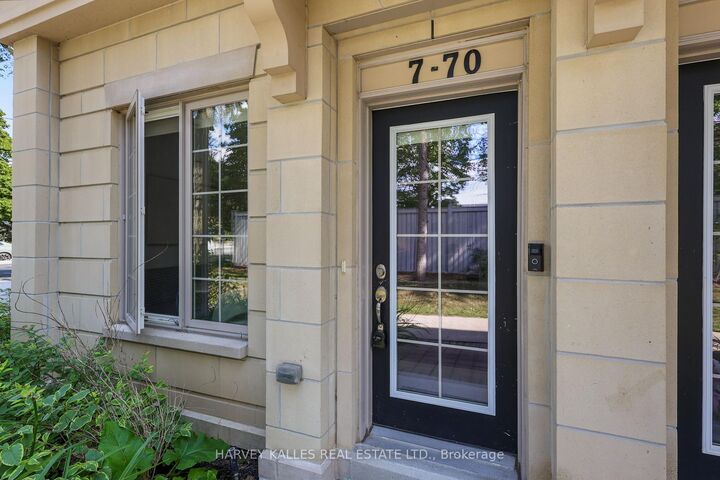 Photo de la propriété:  70 Hargrave Lane 7  ON M4N 0A4 
