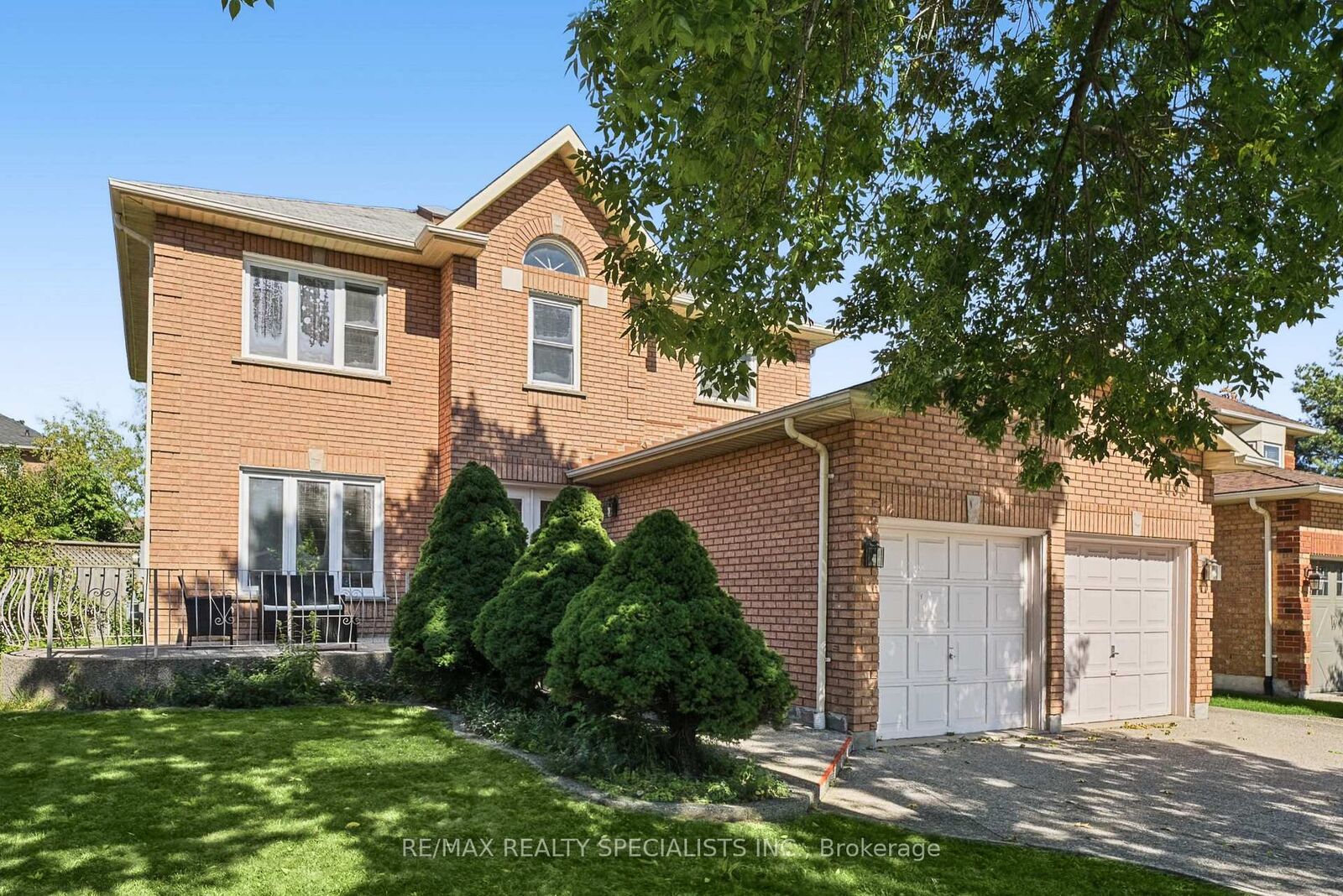 Property Photo:  1099 Thoresby Drive  ON L6J 7M6 
