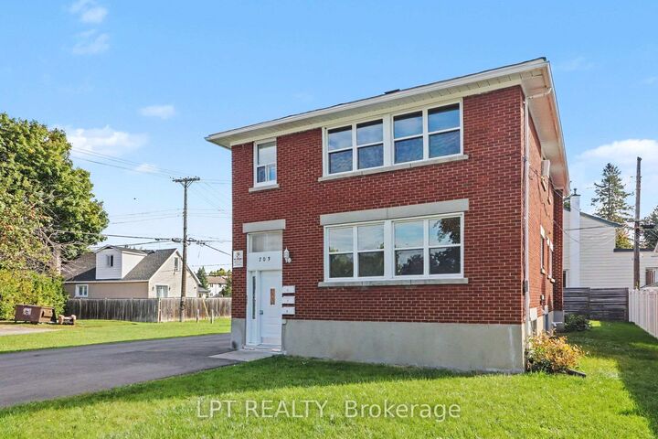 Property Photo:  703 Morgan Street  ON K1K 3M3 