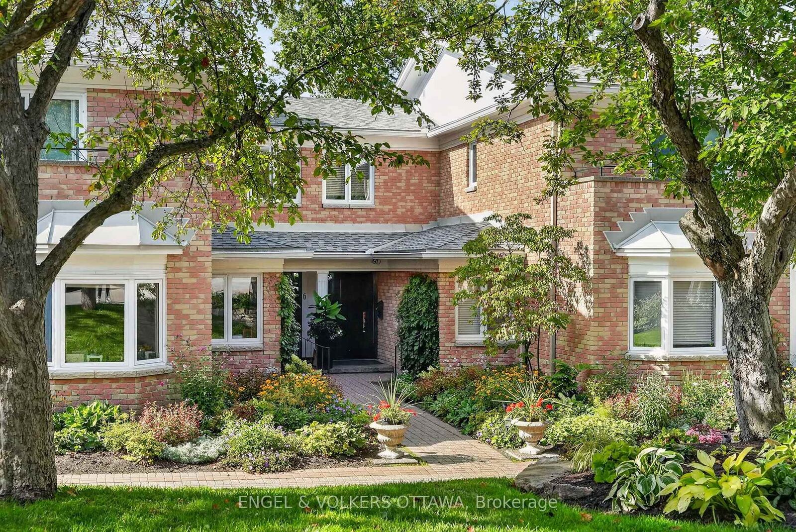 Photo de la propriété:  55 Whitemarl Drive 7  ON K1L 8J9 