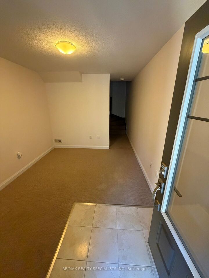 Property Photo:  1169 Garner Road E 53  ON L9G 0G8 