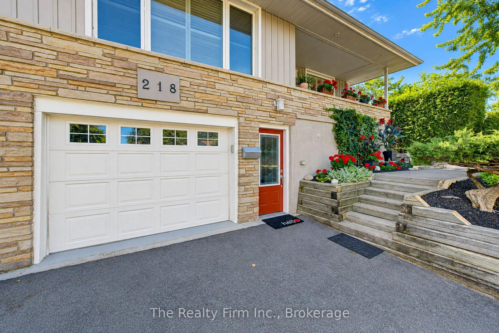 Property Photo: 218 Forestwood Drive ON N2N 1B9