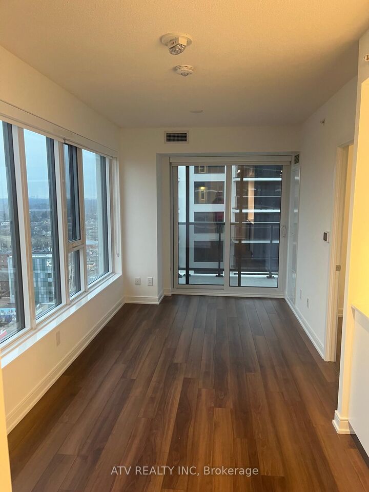 Property Photo:  30 Samuel Wood Way 1804  ON M9B 0C9 