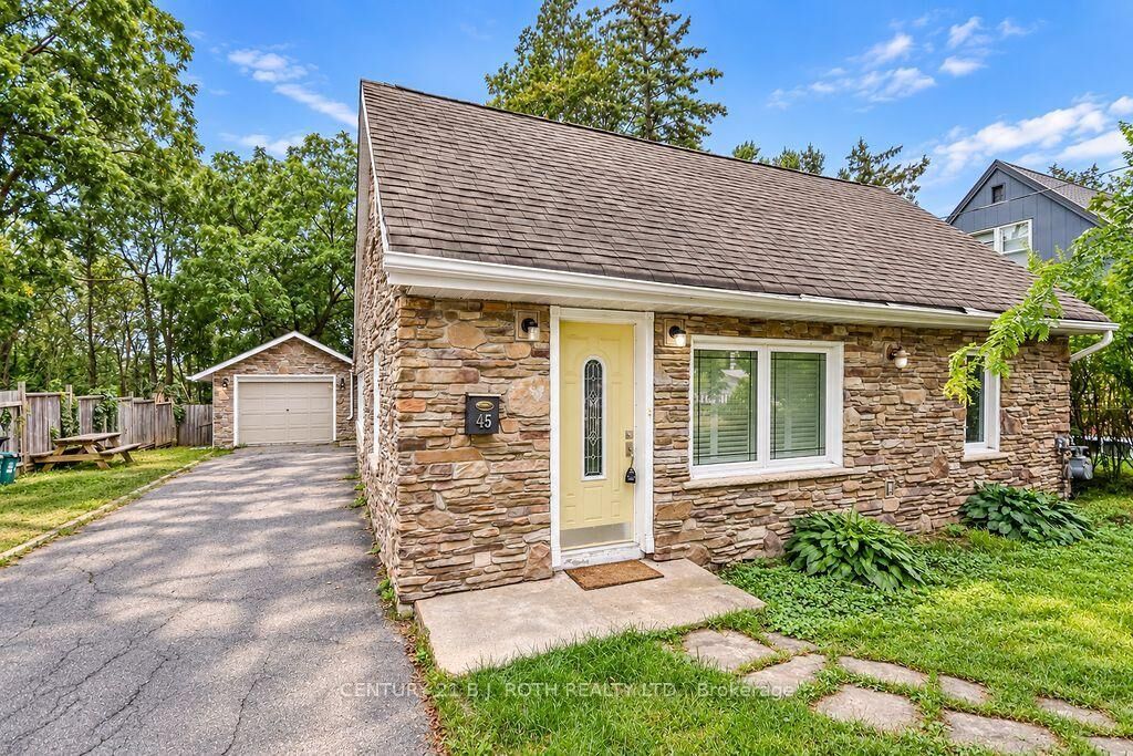 Photo de la propriété:  45 Grove Street W  ON L4N 1M6 