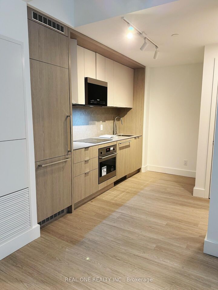 Property Photo:  6 Greenbriar Road 328  ON M2K 0H6 