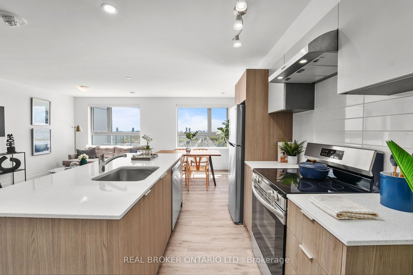 Property Photo:  100 Manett Crescent 611  ON L6X 4P7 
