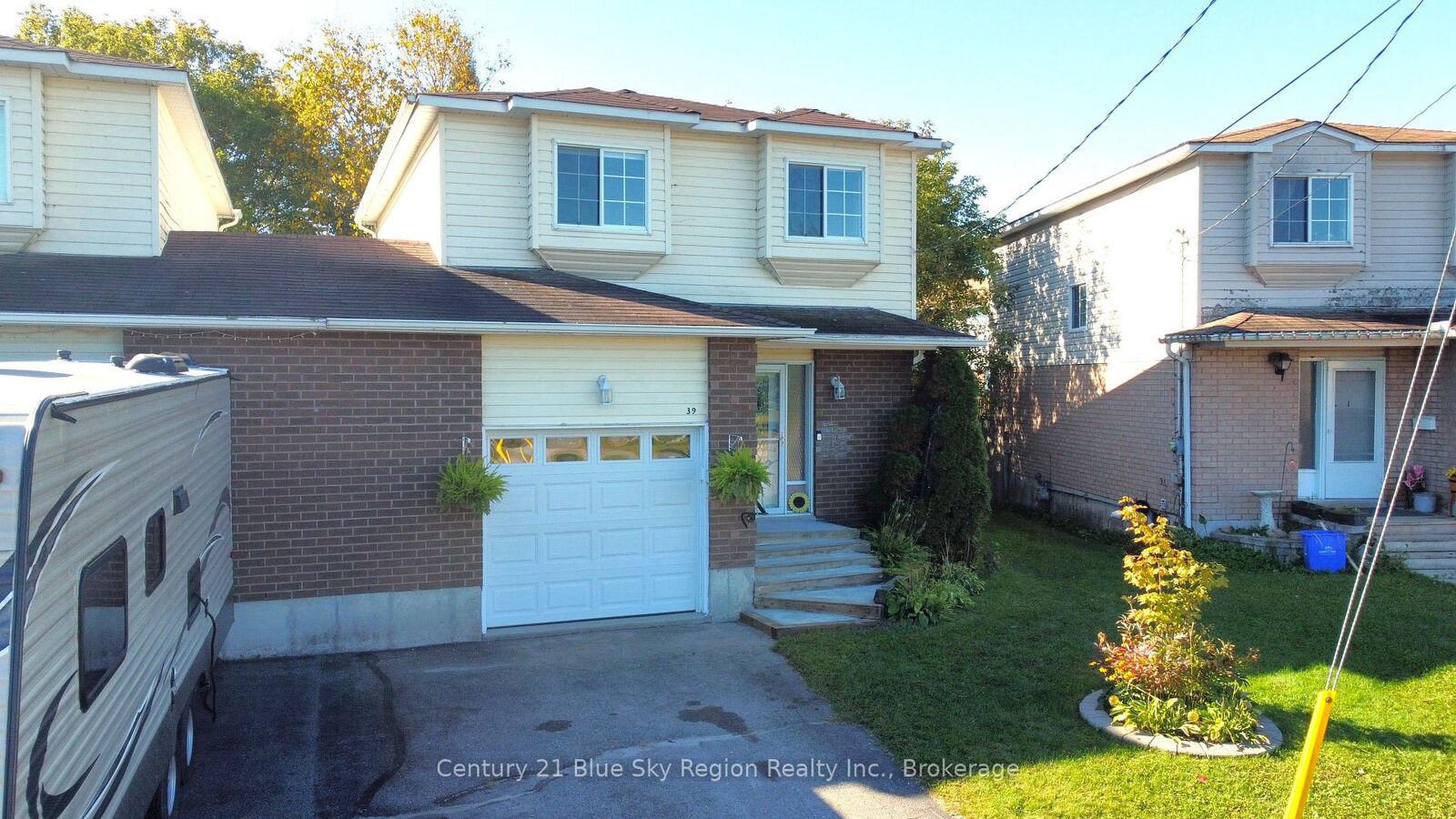 Property Photo:  39 Beaver Crescent  ON P1A 3N1 