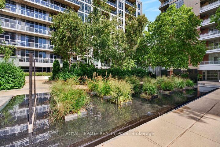 Property Photo:  399 Adelaide Street W 509  ON M5V 1S1 