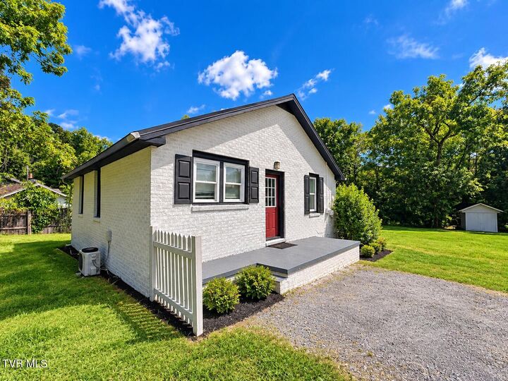 Property Photo:  201 McNeil Street  TN 37665 