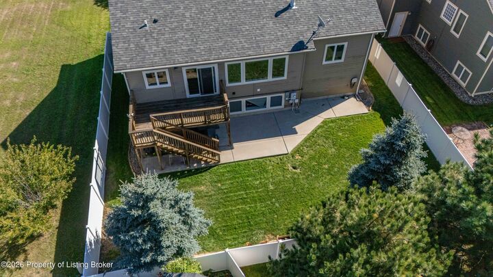 Property Photo:  817 15th Avenue E  ND 58601 