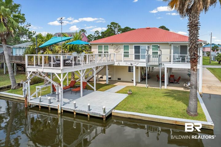 Property Photo: 237 W 6th Avenue AL 36542