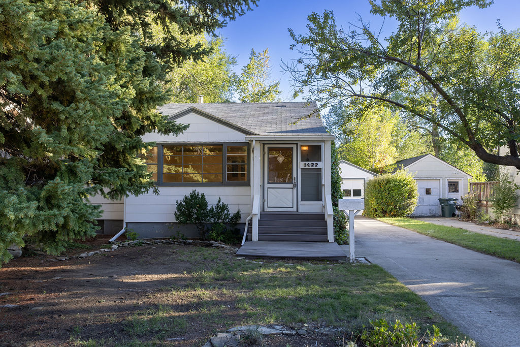 Property Photo: 1422 Avenue E MT 59102