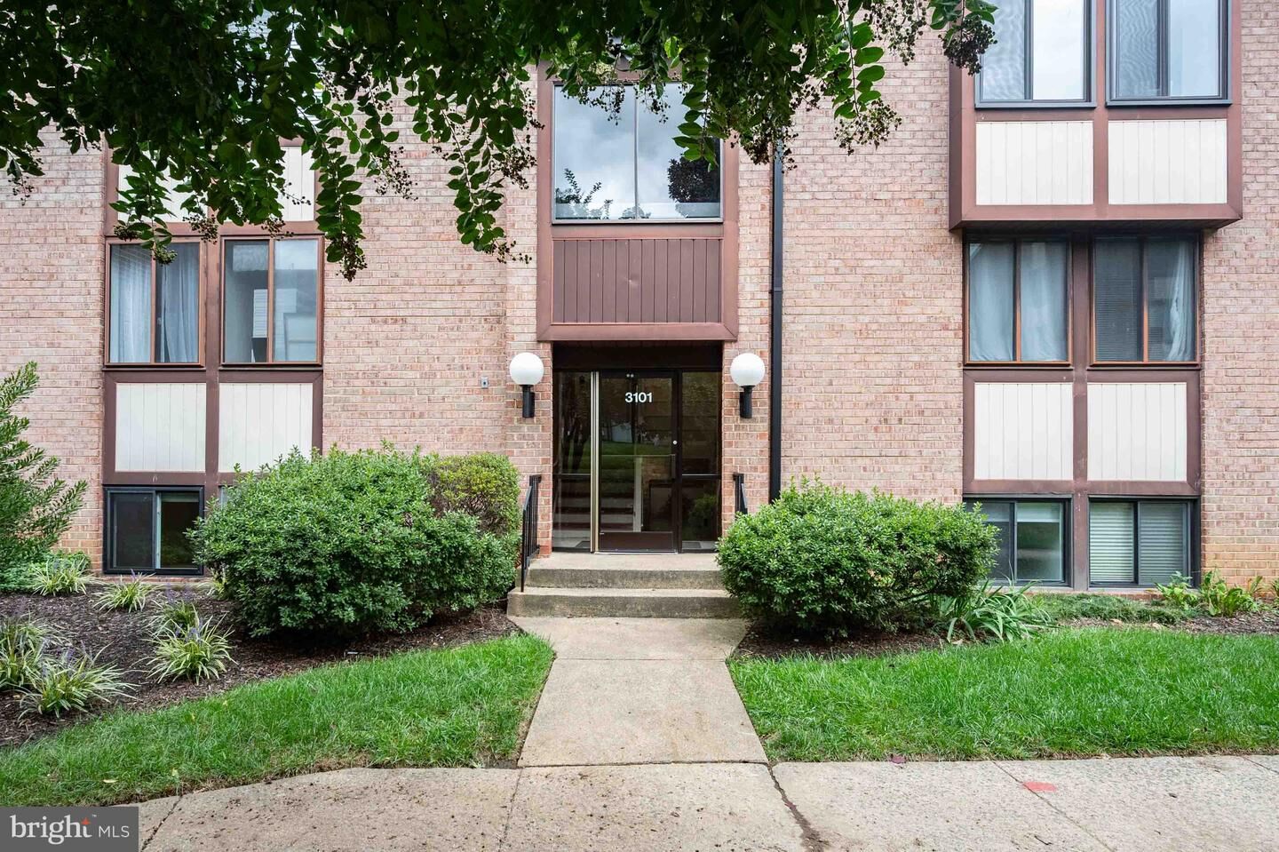 Property Photo: 3101 Buccaneer Court 1 VA 22031