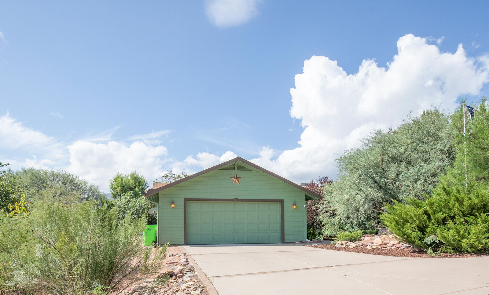 Property Photo:  132 W Lucky Lane  AZ 85541 