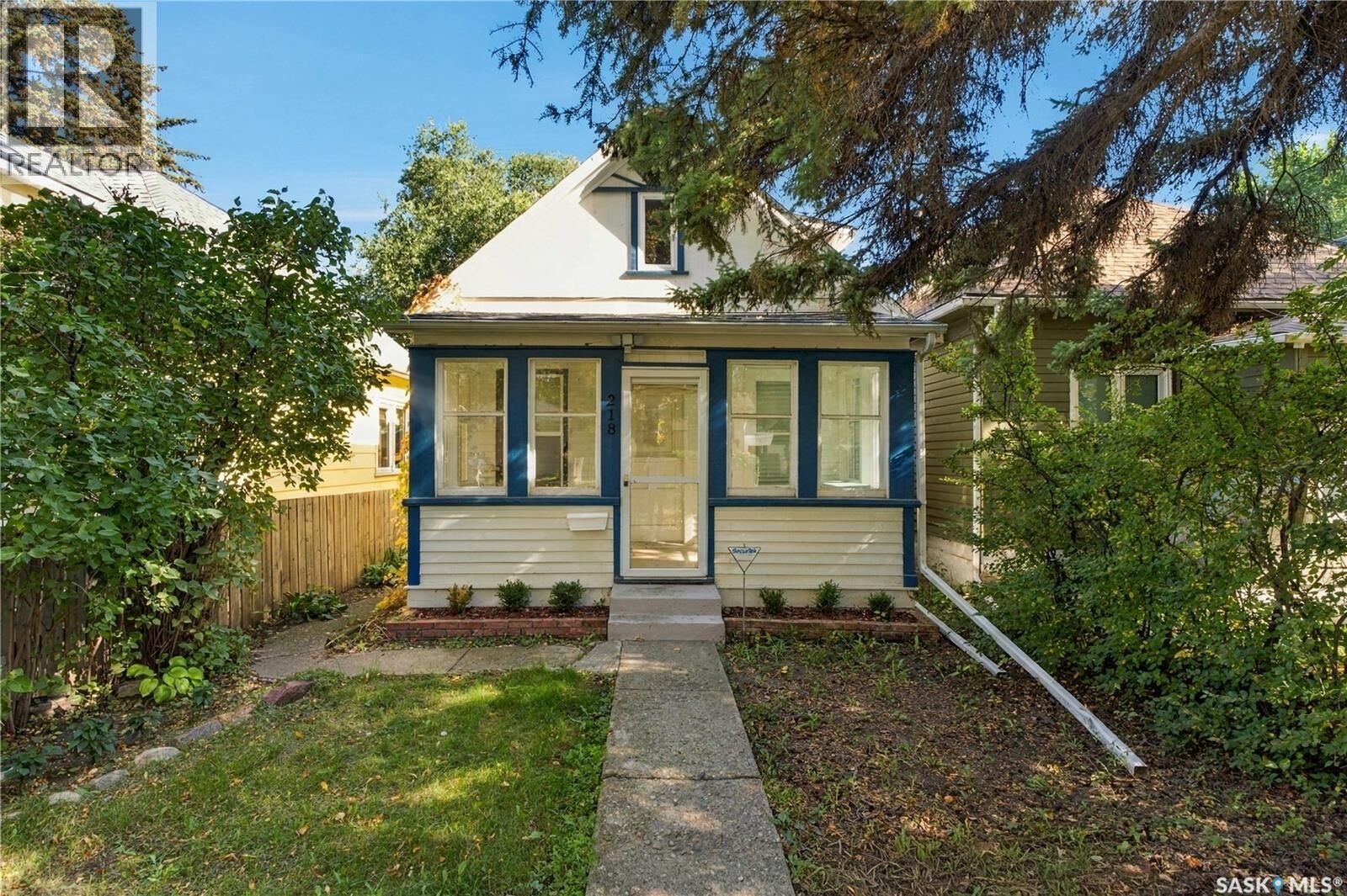Property Photo:  218 G Avenue N  SK S7L 1Z1 