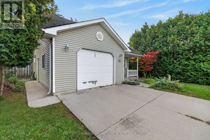 Property Photo:  82 William Street  ON N0M 1S2 