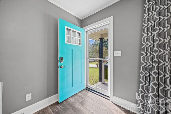 Property Photo:  726 Forest Drive  NC 28054 