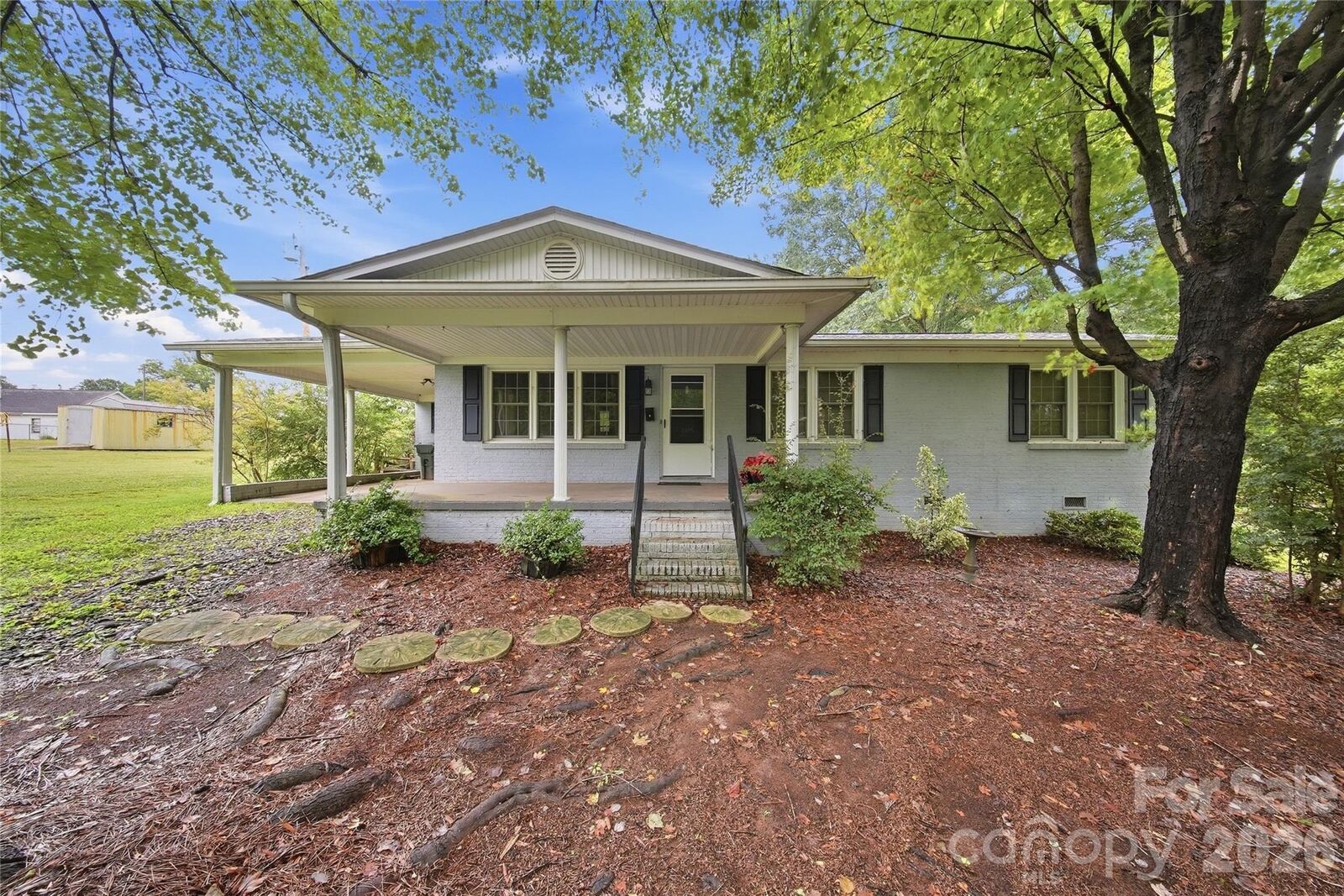 Property Photo:  605 S Styers Street  NC 28021 