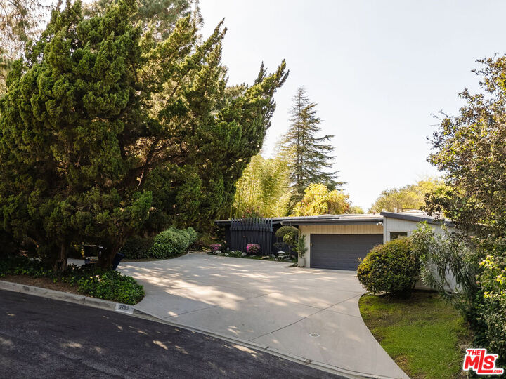 Property Photo:  3493 Valley Meadow Rd  CA 91403 
