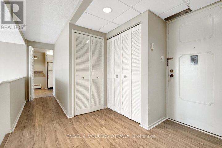 Property Photo:  373 Laurier Avenue East 5  ON K1N 8X6 