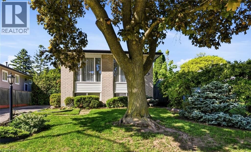 Property Photo:  450 Brigadoon Drive  ON L9C 6E4 