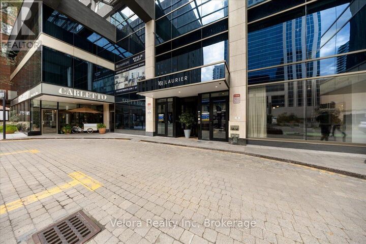 Property Photo:  161 Laurier Avenue West 616  ON K1P 5J2 