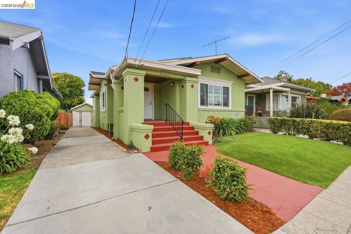 Property Photo:  2840 Stanton St  CA 94702 
