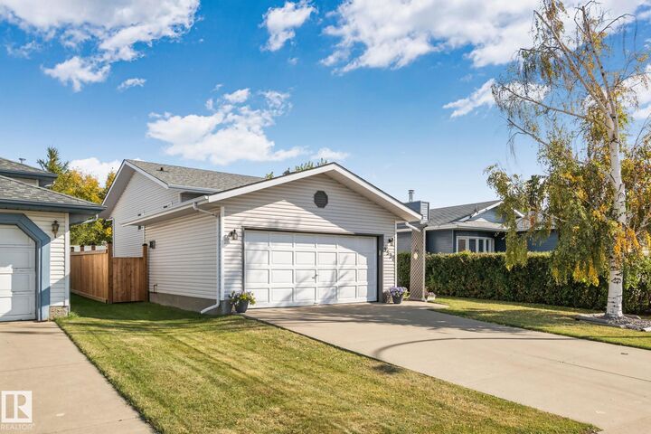 Photo de la propriété: 9532 175 Avenue NW AB T5Z 2B6