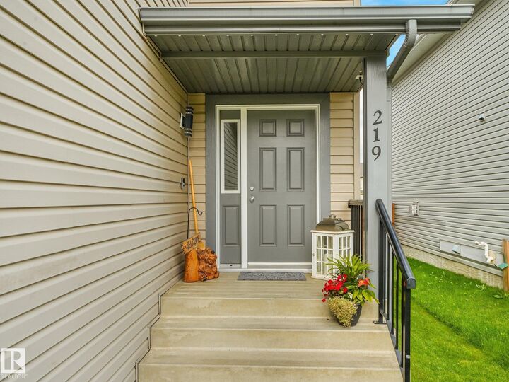 Property Photo:  219 Silverstone Crescent  AB T7Z 0E8 