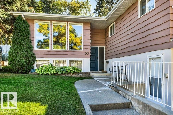 Property Photo: 20 Beaverbrook Crescent AB T8N 2K8