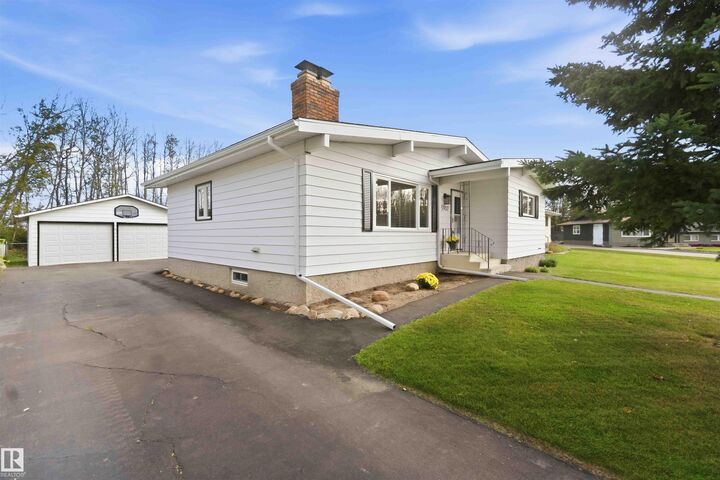 Property Photo: 5907 53A Avenue AB T0A 2W0
