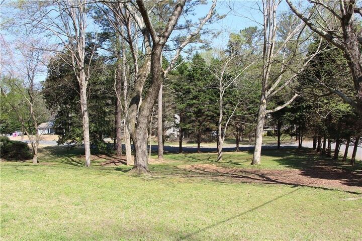 Property Photo:  620 Oakstone Way  GA 30075 