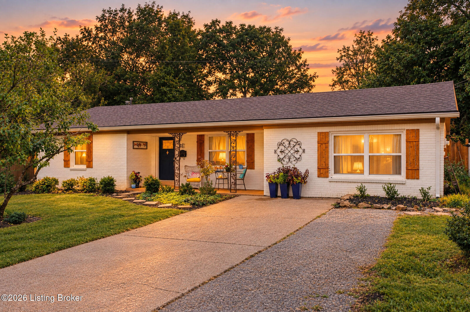 Property Photo:  1414 South Dr  KY 40065 