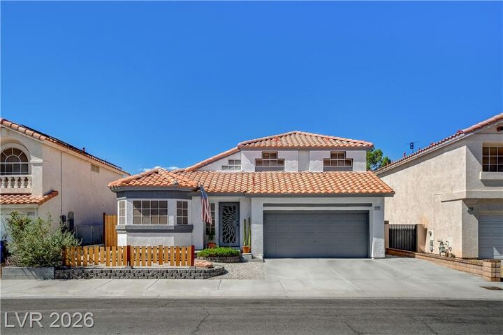 Universal Realty Associates