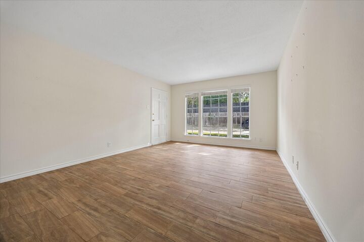 Property Photo: 4040 San Felipe Street 142 TX 77027