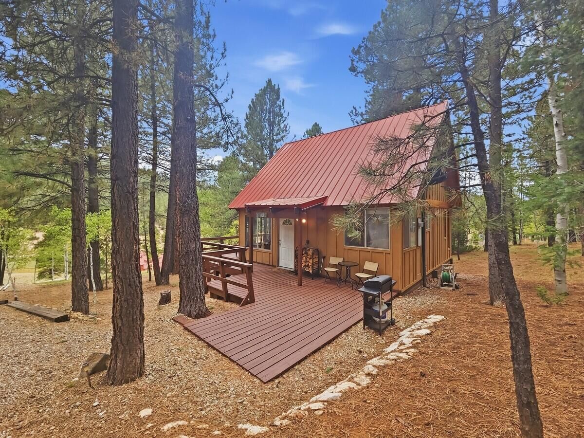 Property Photo: 2255 E Foxtree Rd UT 84762