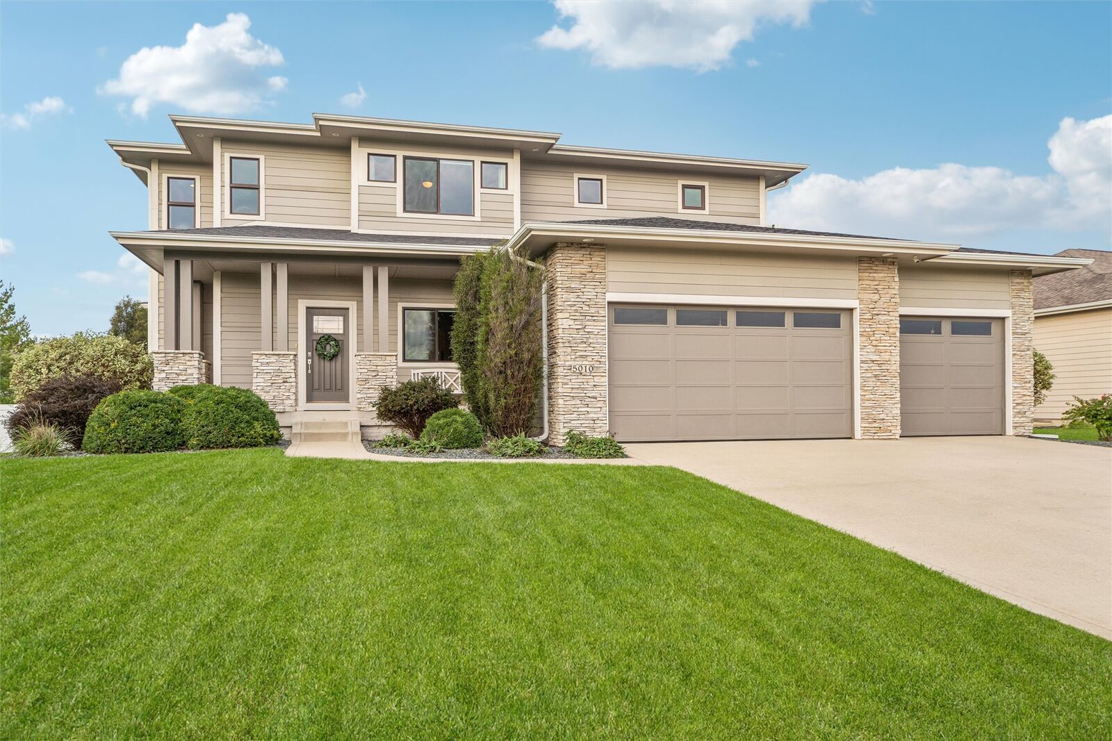 Property Photo: 5010 NE Rio Drive IA 50021