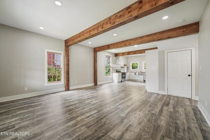 Property Photo: 521 Mountain View Ave TN 37803