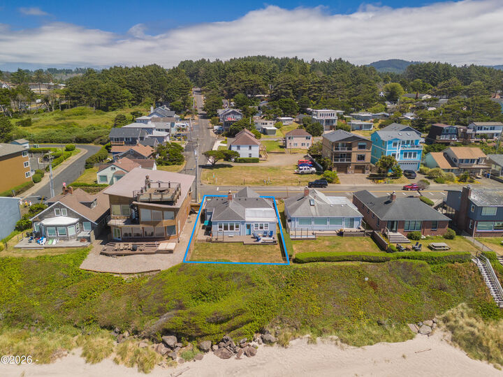 Property Photo:  3885 NW Jetty Avenue  OR 97367 