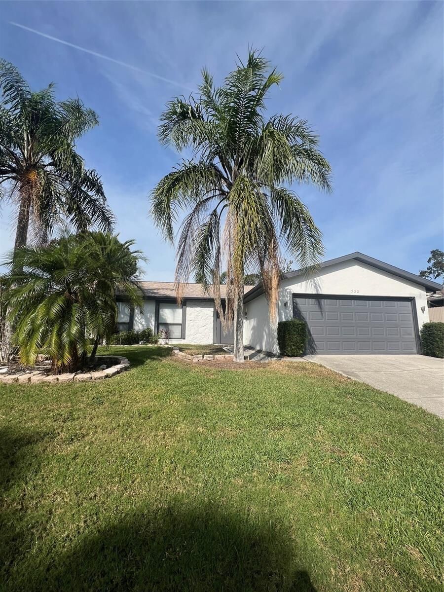 Property Photo:  552 Hammock Drive  FL 34683 