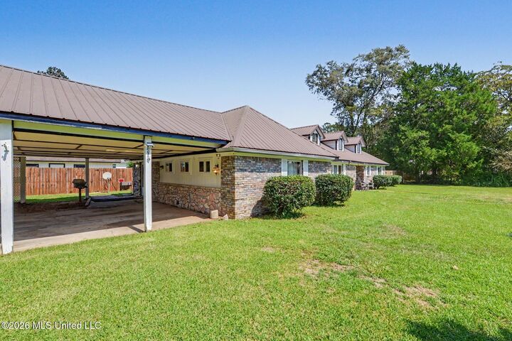 Property Photo:  2186 Mill Street Extension  MS 39452 