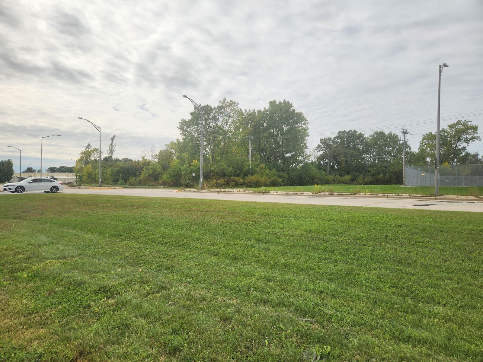 Property Photo: 621 W Rawson Ave WI 53154